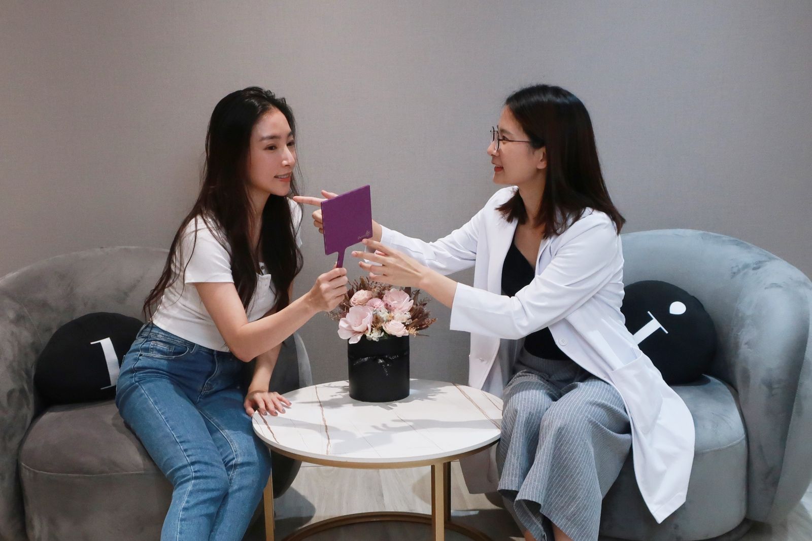 ▲身為演員經常無法維持規律作息，張家瑋仍會定期由專業醫師檢查肌膚狀況，讓肌膚隨時保持最佳狀態。